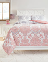 Load image into Gallery viewer, Avaleigh Full Comforter Set
