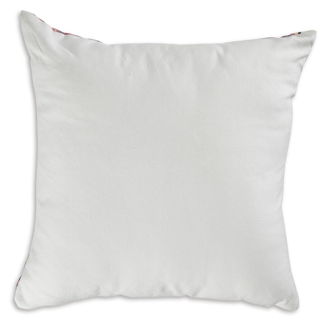 Kennick Pillow