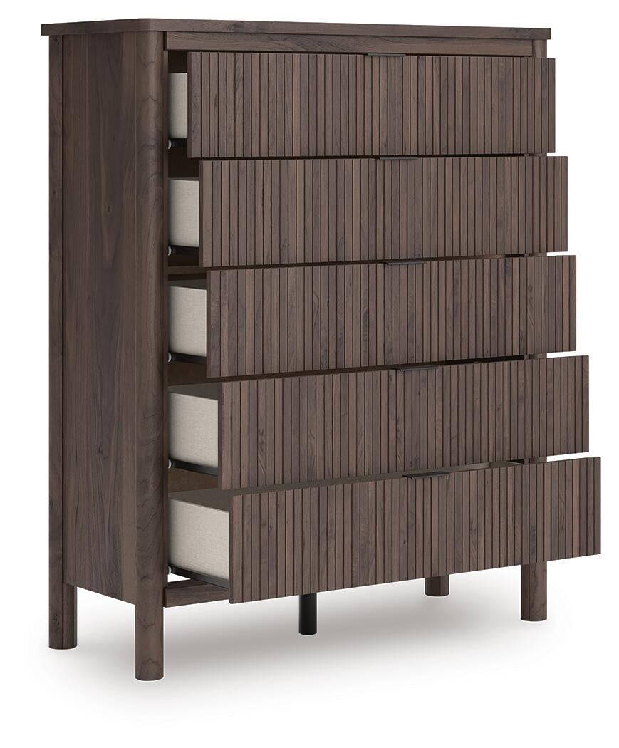 Pamytta Queen Panel Platform Bed, Dresser, Mirror, Chest and Nightstand