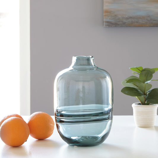 Lemmitt I/O Vase