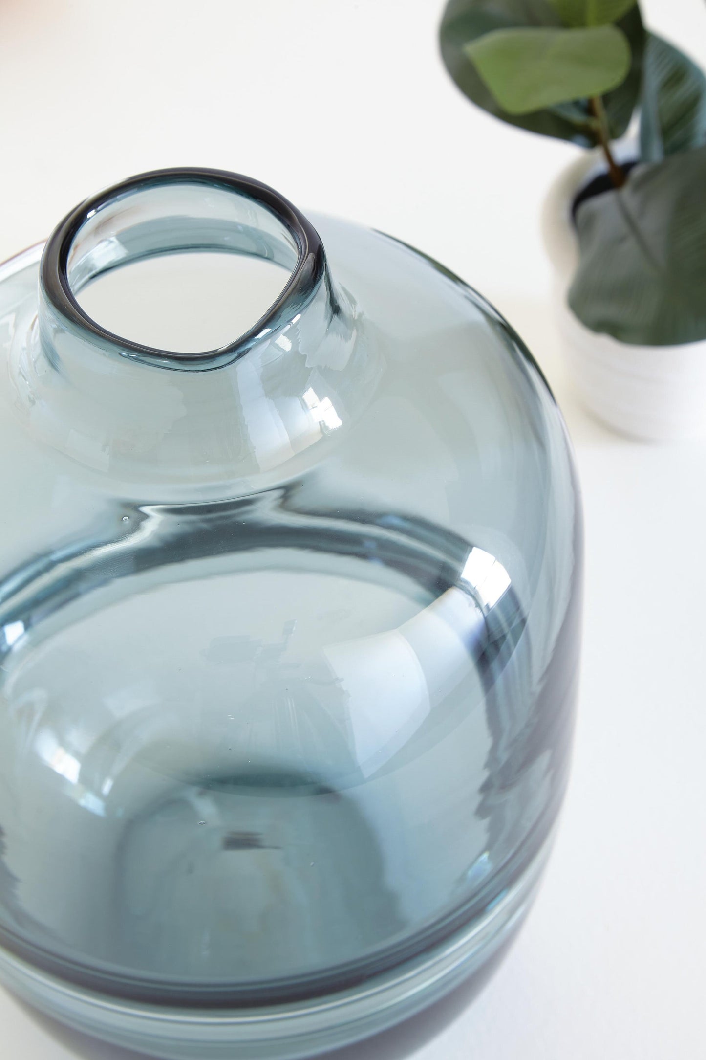 Lemmitt I/O Vase