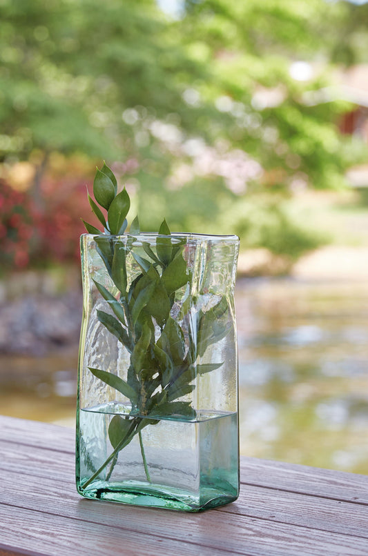 Taylow I/O Vase